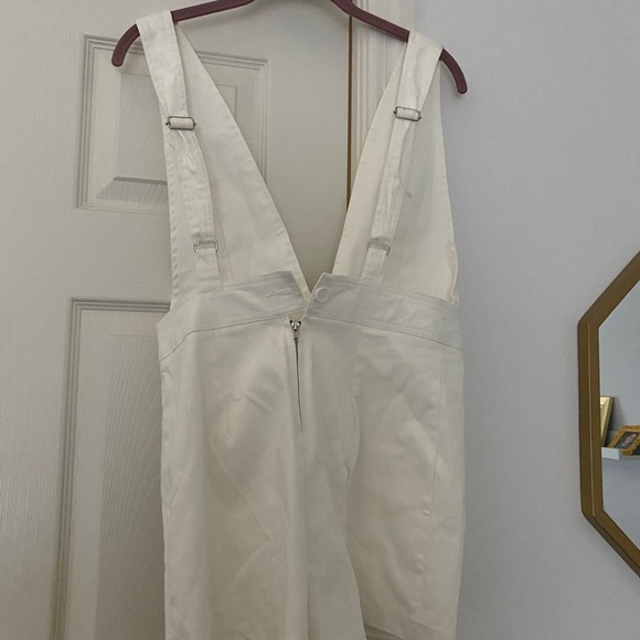 White short overalls - Picture 8 of 9